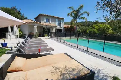 Image de Villa privée sur 2 étages, jardin privatif 4000m2 clos