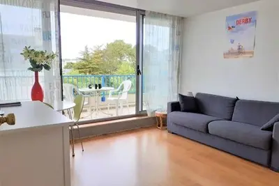 Image de Studio au pied de la plage à La Baule avec balcon et toutes commodités!