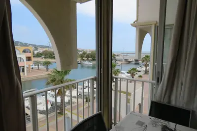 Studio rénové avec vue marina, loggia, parking sécurisé