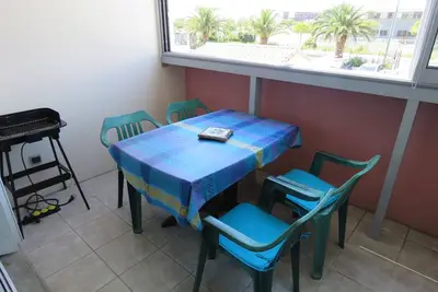 Studio cabine cosy avec loggia vitrée, proche plage et port de Sète