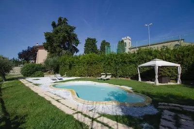 Image de Charmante petit villa avec piscine en Bargecchia, grand jardin, vue imprenable