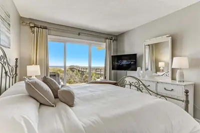 Image de Closest to the Beach: Ground-Level Ease-Book Now!