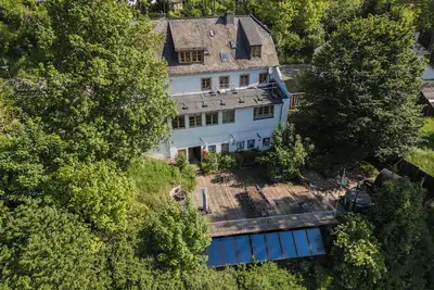 Image de Very large vacation home in alpine style with sauna and hot tub for good relaxation