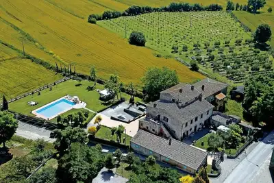 Image de Large Tuscan for 20 people Villa near Cortona
