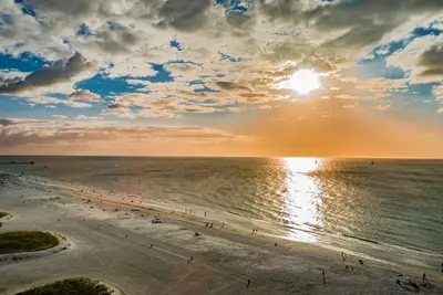 Image de Clearwater Beach Home--Private Beach Access