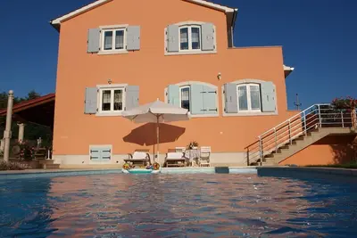 Apartment A4 Villa Brig - for 4 persons, pool, countryside, nice balcony view