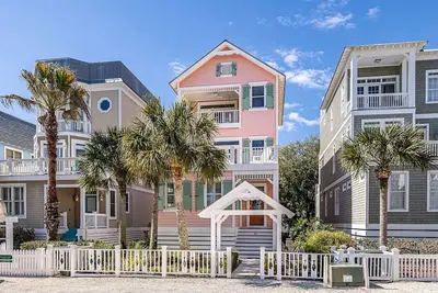 Image de Beautiful cottage with community pool and ocean views