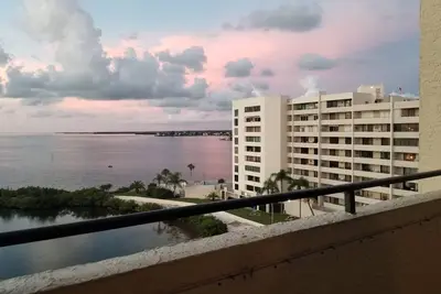 Image de Ocean View from Every Room of this 7th Floor Condo