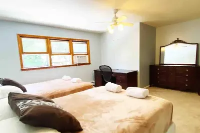 Image de Large, Cozy, Bright Business Class Corporate Retreat