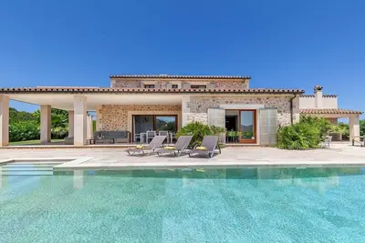Image de Luxury Villa with Private Pool, Magnificent Countryside Views 10 mins drive to Pollensa & Alcudia