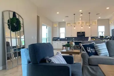 Image de Farmhouse @ P83 Peoria - Baseball, Golf, Shopping, Dining