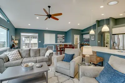 Image de Million dollar views, affordable luxury, rooftop deck! Vacation in style!