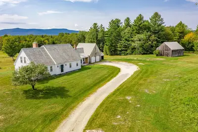 Image de Charming country home & private retreat in the foothills of Vt Green Mountains.
