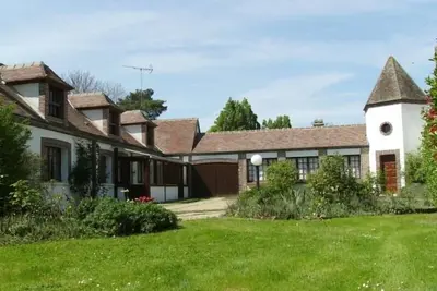 Image de Beau Gîte Rénové avec Grand Parc, Activités, Près de Dreux, Nogent et Chartres