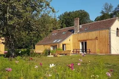 Image de Maison chaleureuse en forêt du Perche avec cheminée, jeux pour enfants et grand jardin