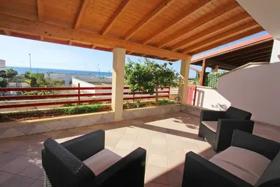 Image de Detached villa with sea view a few meters from the beach
