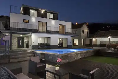 Image de Villa de luxe Calheta | Casa da Rosalina | 5 chambres | Superbes vues sur la mer | Table de billard