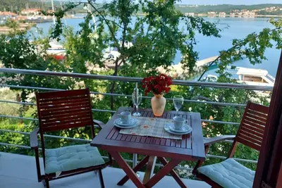 Image de Cozy and nicely decorated apartment Nikolina, first row to the sea on the island of Krk