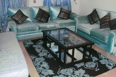 Image de luxueux appartement tout neuf à 10 minutes de la plage sur la route de la marsa