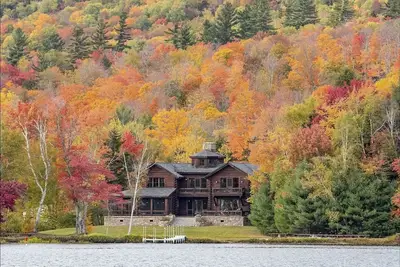 Image de White Mountains - Magnificent & Private Lakefront Lodge