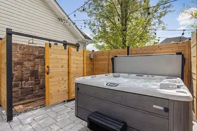 Image de Beautiful Home - 4br/2. 5ba - Hot tub and Patio - Minutes from New Paltz