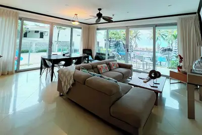 Image de Luxury on the beach - Diamanté del Sol Updated 3 Bedroom Luxe Condo