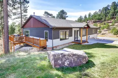 Image de Whispering Pines Retreat - beautiful new cabin