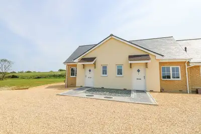 Image de 5 Yarmouth Cottages, pet friendly, with a garden in Freshwater