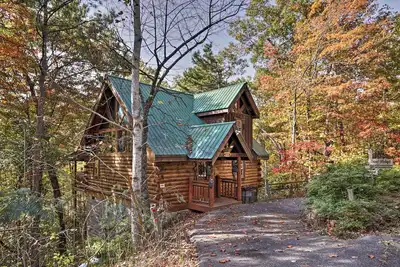 Image de Smoky Mountain Log Cabin: 7 Mi to Gatlinburg!