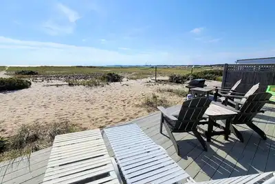 Comfortable Beach Point Waterfront 2bd--Step into the Sand on Cape Cod Bay