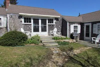 Image de 93 Indian Ridge Rd: 2 Br / 1. 5 Ba front de mer à 0, 1 mi à Falmouth, 4 couchages