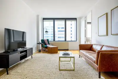 Image de Mod Sutton Place 2br w/ Gym, Pool, Dm, nr. Central Park, by Blueground