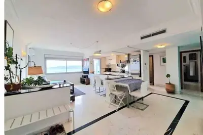 Image de Coeur. Vues Ă la mer. Luxe. 100m2. 2 chambres, 2 salles de bains, terrasse.