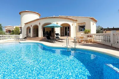Image de Maison de vacances privée avec Wifi, piscine privée, climatisation, Tv, patio, vue panoramique
