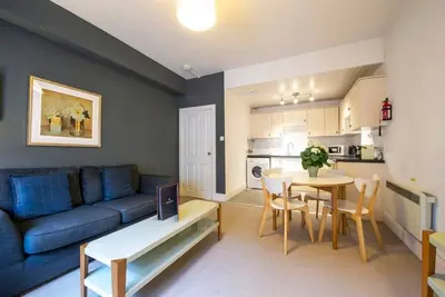 Image de Perfect Location! Charming Rose St Apt for Couples