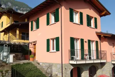 Image de Casa La Pianca: nouvelle maison avec vue sur le lac