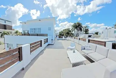 Image de 8br Group Villa & Pool Steps to Ocean Park Beach San Juan