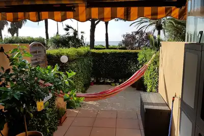Image de T2 en front de mer avec jardin privatif