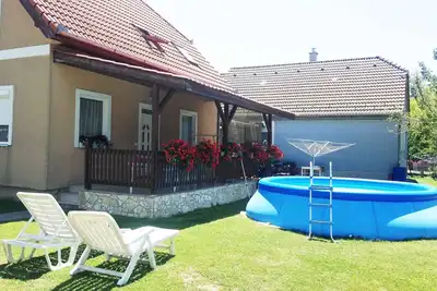 Image de Maison de vacances avec piscine, air conditionné et wifi