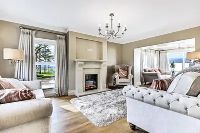 Image de Luxury Accommodation nestled in an area of outstanding natural beauty
