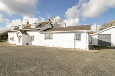 Image de Rhous, pet friendly, with open fire in Benllech