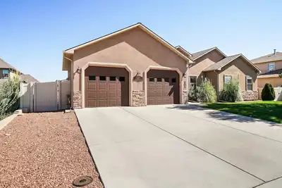 Image de Velo Ii: Dog Friendly & Large Yard!