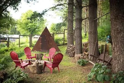 Image de Country in the City | Massage Chair and Fireplace | Close to Downtown