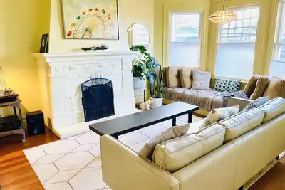 Image de Beautiful Victorian for Superbowl easy-access Fwy - Sleeps 6+