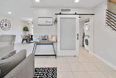 Image de Renovated Townhome near Oldtown Scottsdale (Large Patio and Community Pool)