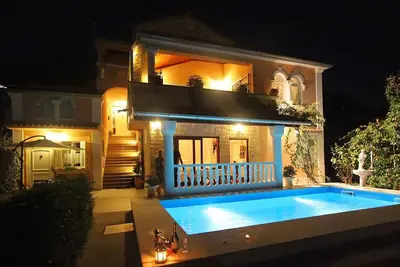 Image de Appartement de vacances avec vue sur la mer et piscine extérieure