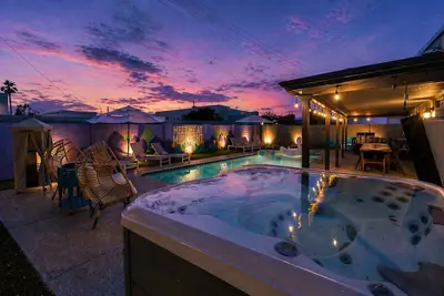 Image de Old Town, Pool, Spa, Firepit, Bbq, Mini Golf