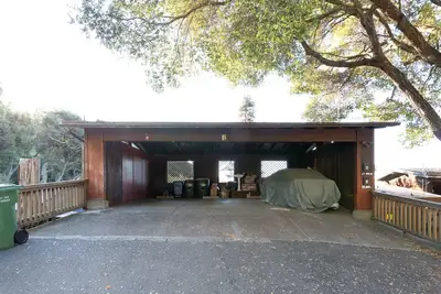 Image de Newly remodeled spacious luxury unit with a view of San Francisco Bay.