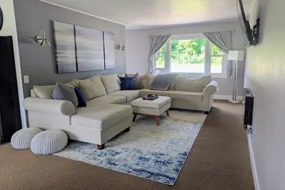 Image de Lovely Waterfront Two Bedroom House