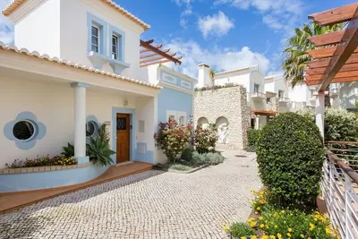 Image de Maison de ville de 2 chambres avec vue sur le golf